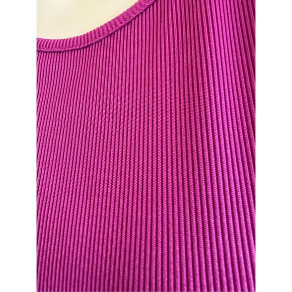 Pomegranate burgundy wine ribbed crew neck  women’s medium blouse crew neck shor - Picture 3 of 3